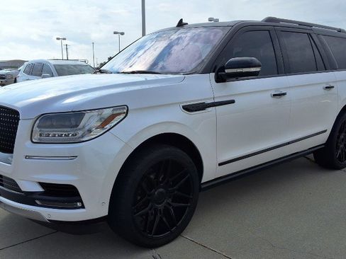 Used 2019 Lincoln Navigator L Reserve AWD/4WD image 4