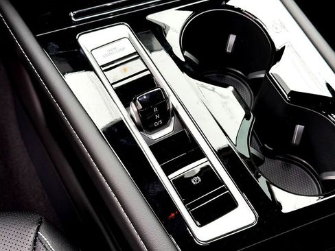 New 2026 Volkswagen Atlas SE FWD image 15