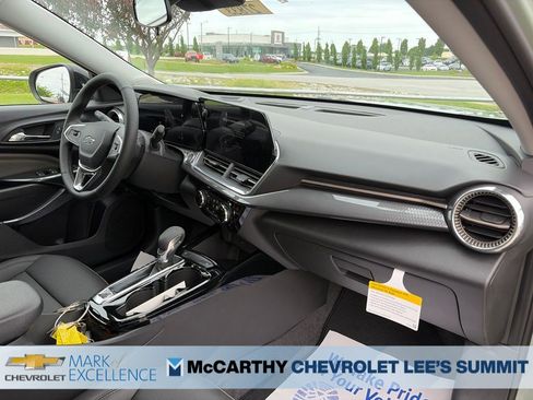 New 2026 Chevrolet Trax ACTIV FWD image 32