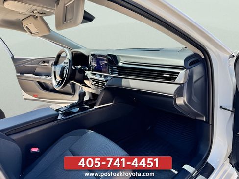 Used 2025 Toyota Camry LE FWD image 16