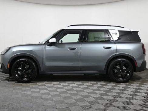 New 2025 MINI Cooper Countryman SE w/ Comfort Package Max image 2