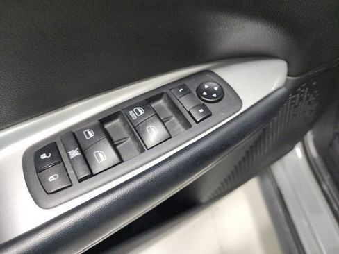 Used 2020 Dodge Journey SE FWD image 19