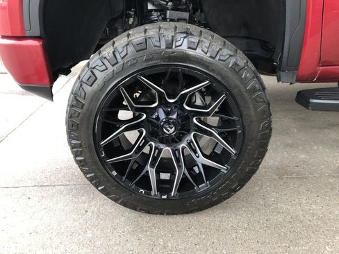 Used 2020 GMC Sierra 1500 Denali w/ Technology Package AWD/4WD image 4
