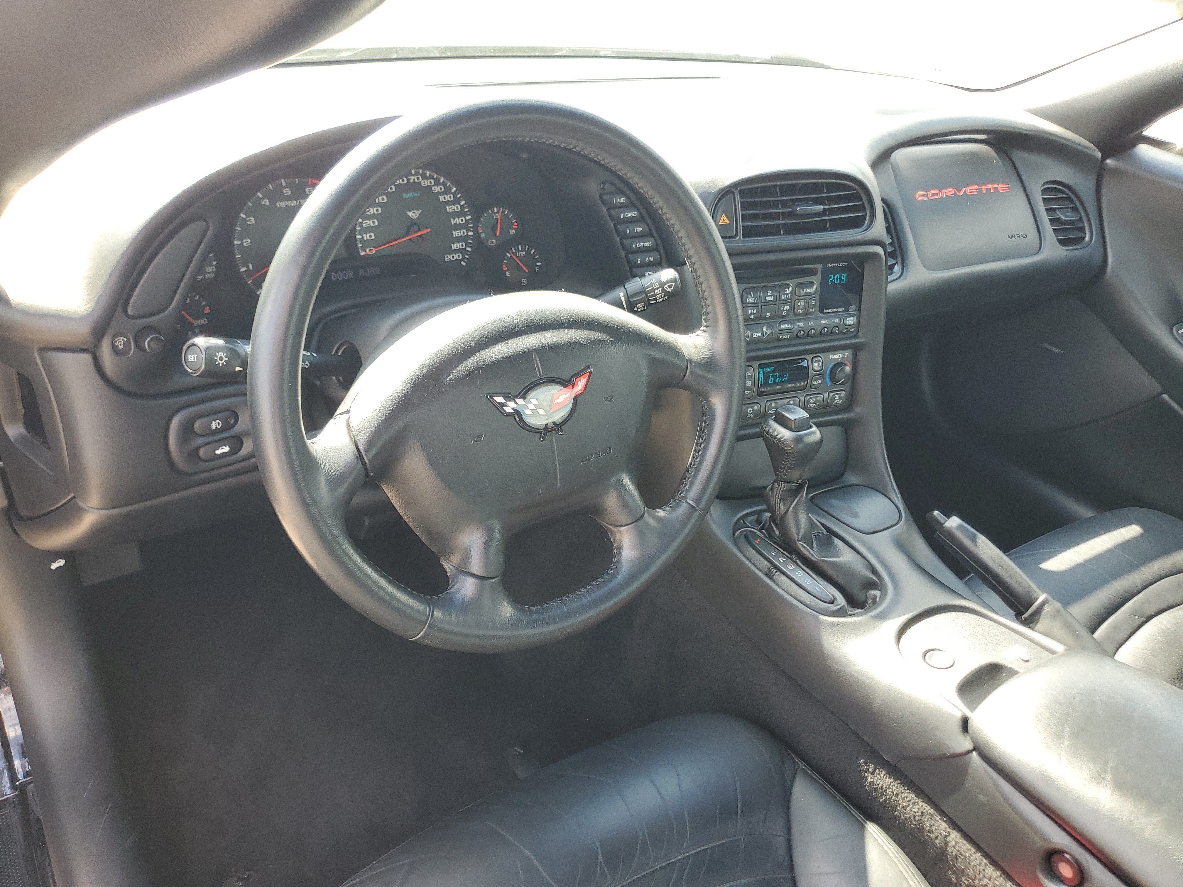 Used 2004 Chevrolet Corvette Coupe RWD image 13