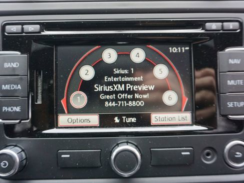 Used 2014 Volkswagen GTI Driver's Edition image 9