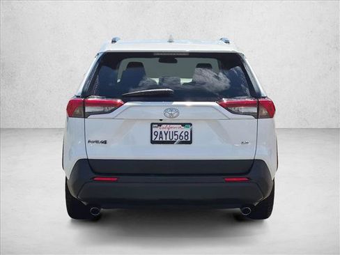 Used 2021 Toyota RAV4 LE FWD image 6