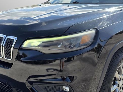 Used 2019 Jeep Cherokee Latitude Plus w/ Comfort/Convenience Group image 13