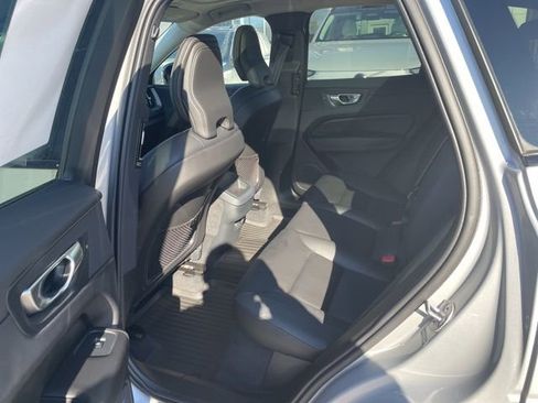 Certified 2025 Volvo XC60 B5 Core image 8