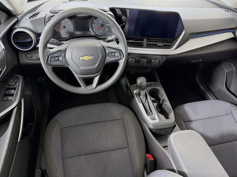 Used 2024 Chevrolet Trax LS FWD image 25