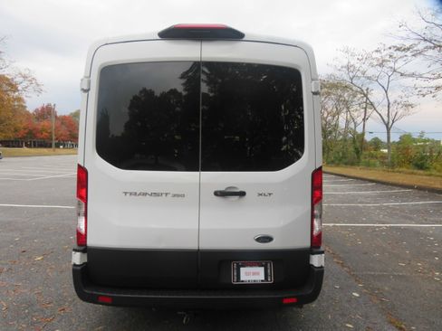 Used 2023 Ford Transit 350 XLT image 5
