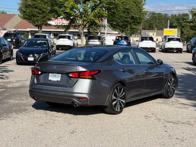 Used 2022 Nissan Altima 2.5 SR FWD image 5