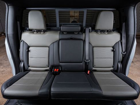 Used 2024 Chevrolet Silverado 1500 ZR2 image 35