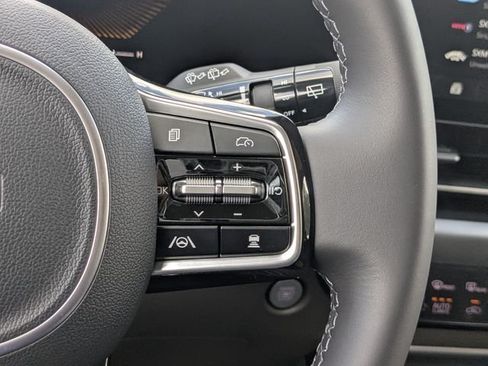 New 2026 Kia Carnival FWD image 30