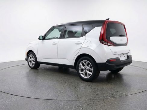 Used 2025 Kia Soul LX w/ LX Technology Package image 6