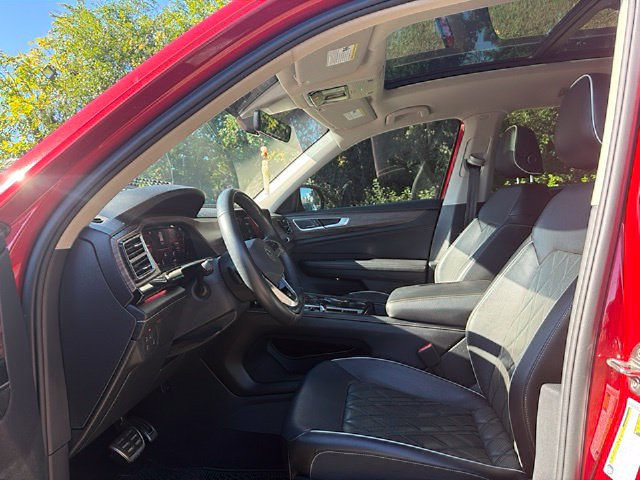 Used 2024 Volkswagen Atlas SEL Premium R-Line AWD/4WD image 13