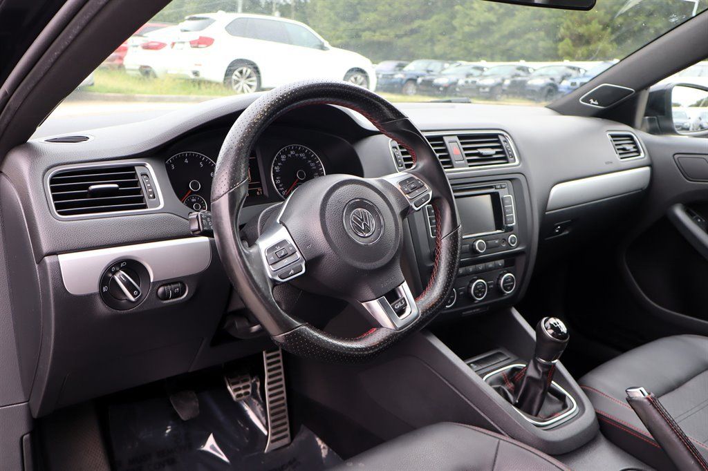 Used 2013 Volkswagen Jetta GLI Autobahn FWD image 17