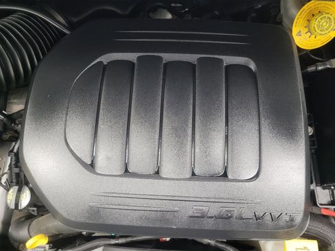 Used 2020 Dodge Grand Caravan SE w/ UConnect Hands-Free Group image 30