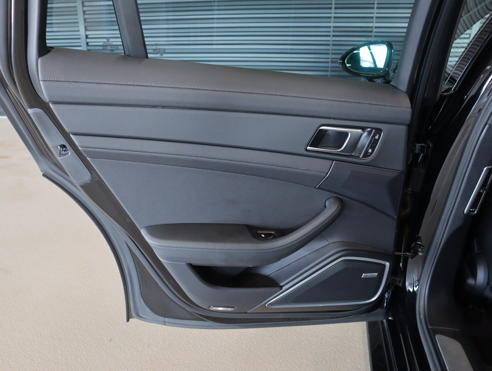 Certified 2023 Porsche Panamera Platinum Edition w/ Assistance Package RWD image 26