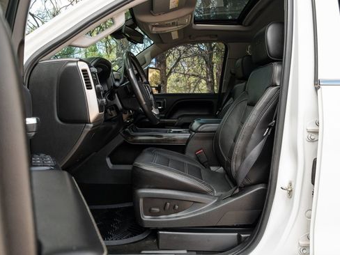Used 2015 GMC Sierra 2500 Denali w/ Duramax Plus Package AWD/4WD image 15
