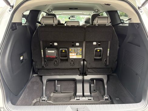 New 2026 Toyota Sienna XLE FWD image 18
