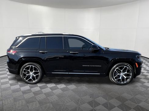 Used 2023 Jeep Grand Cherokee Summit AWD/4WD image 7