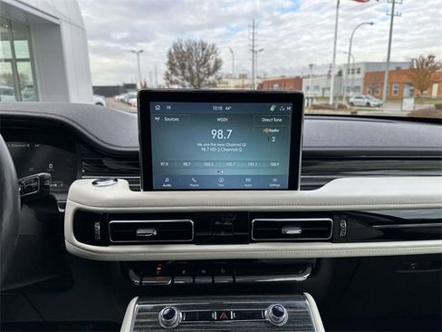 Used 2023 Lincoln Aviator Black Label w/ Jet Package image 79