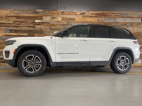Used 2022 Jeep Grand Cherokee Trailhawk image 13