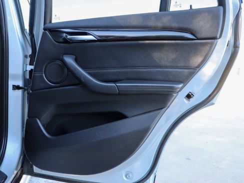 Used 2018 BMW X1 xDrive28i image 11