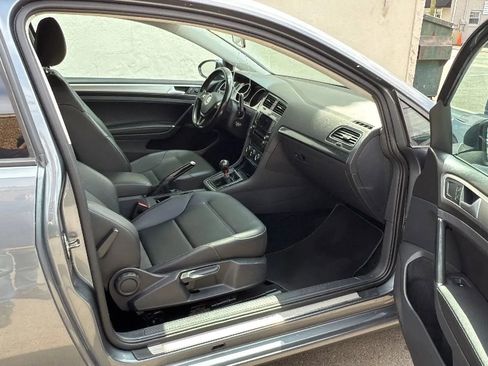 Used 2015 Volkswagen Golf S image 25