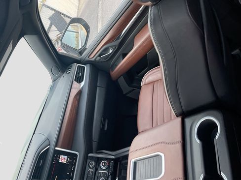 Used 2023 GMC Yukon Denali Ultimate w/ LPO, Floor Liner Package AWD/4WD image 25