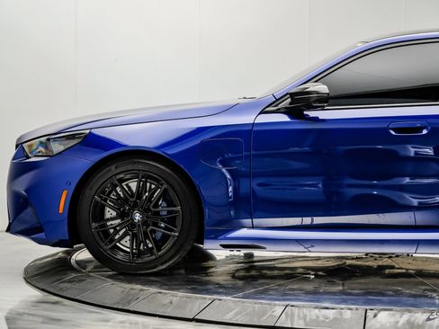 Used 2025 BMW M5 w/ Carbon Package AWD/4WD image 8