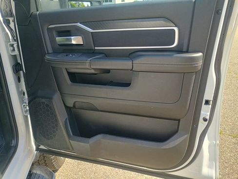 Used 2025 RAM 2500 Big Horn AWD/4WD image 13