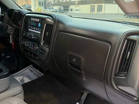 Used 2018 Chevrolet Silverado 1500 LTZ w/ Sport Package AWD/4WD image 37