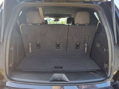 Used 2024 Chevrolet Tahoe LT RWD image 12