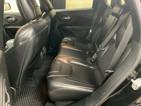 Used 2020 Jeep Cherokee Trailhawk w/ Cold Weather Group AWD/4WD image 14