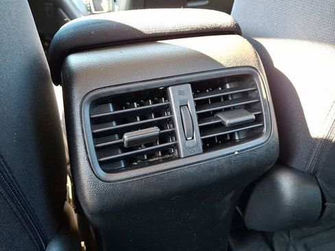 Used 2015 Honda CR-V LX image 11