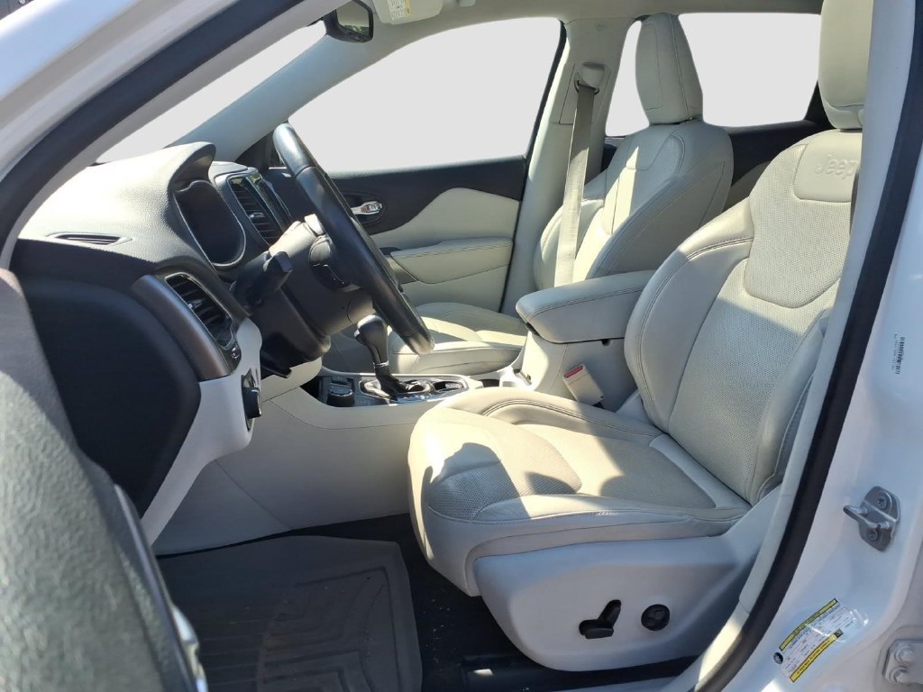 Used 2019 Jeep Cherokee Limited AWD/4WD image 15