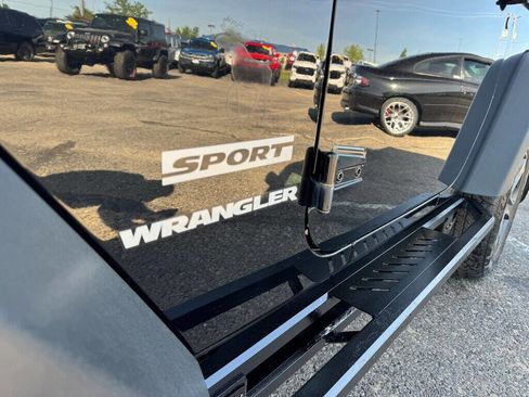 Used 2017 Jeep Wrangler Sport image 12
