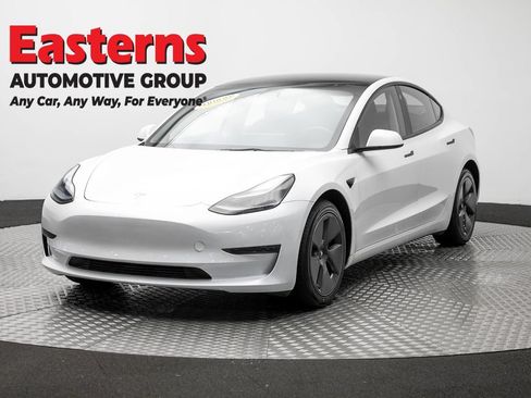 Used 2023 Tesla Model 3 Standard Range RWD image 1