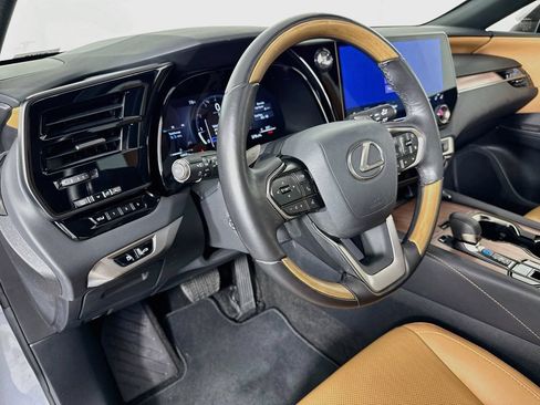 Certified 2025 Lexus RX 350 Premium w/ Accessory Package (Z1) FWD image 9