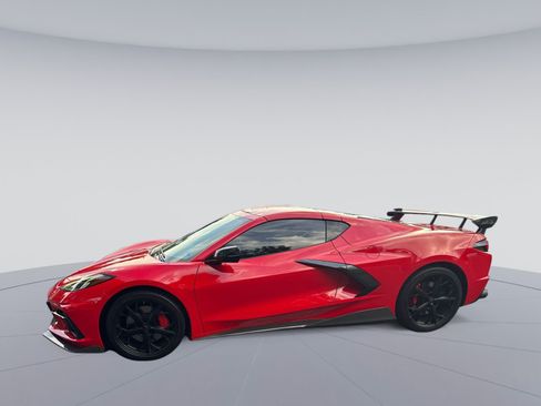 Used 2021 Chevrolet Corvette Stingray Coupe w/ Z51 Performance Package RWD image 18