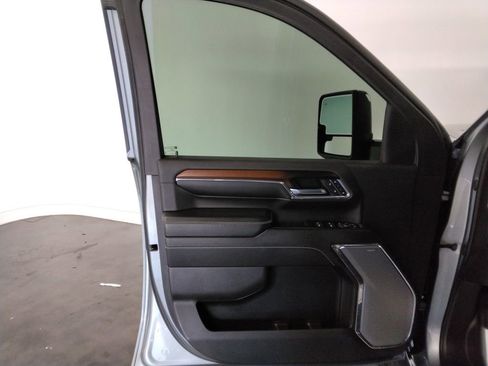 Used 2024 GMC Sierra 2500 Denali w/ Denali Reserve Package image 33