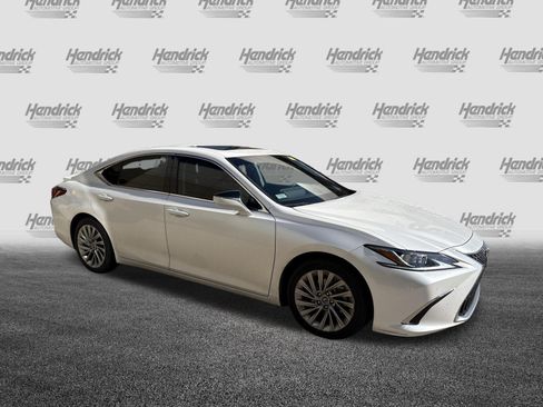 Used 2023 Lexus ES 300h w/ Accessory Package (Z2) FWD image 2