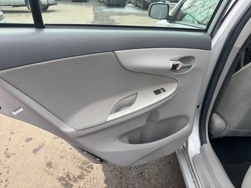 Used 2010 Toyota Corolla image 23