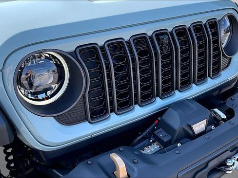 Used 2024 Jeep Wrangler Unlimited Rubicon 392 AWD/4WD image 32