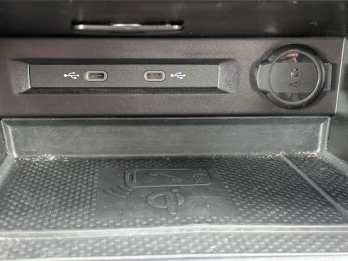 Used 2024 Volkswagen Tiguan SE R-Line image 30