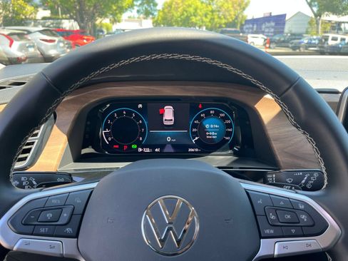Used 2026 Volkswagen Atlas SE FWD image 26