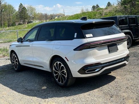 New 2026 Lincoln Nautilus Reserve AWD/4WD image 32