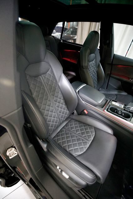 Used 2025 Audi SQ8 Premium Plus AWD/4WD image 9