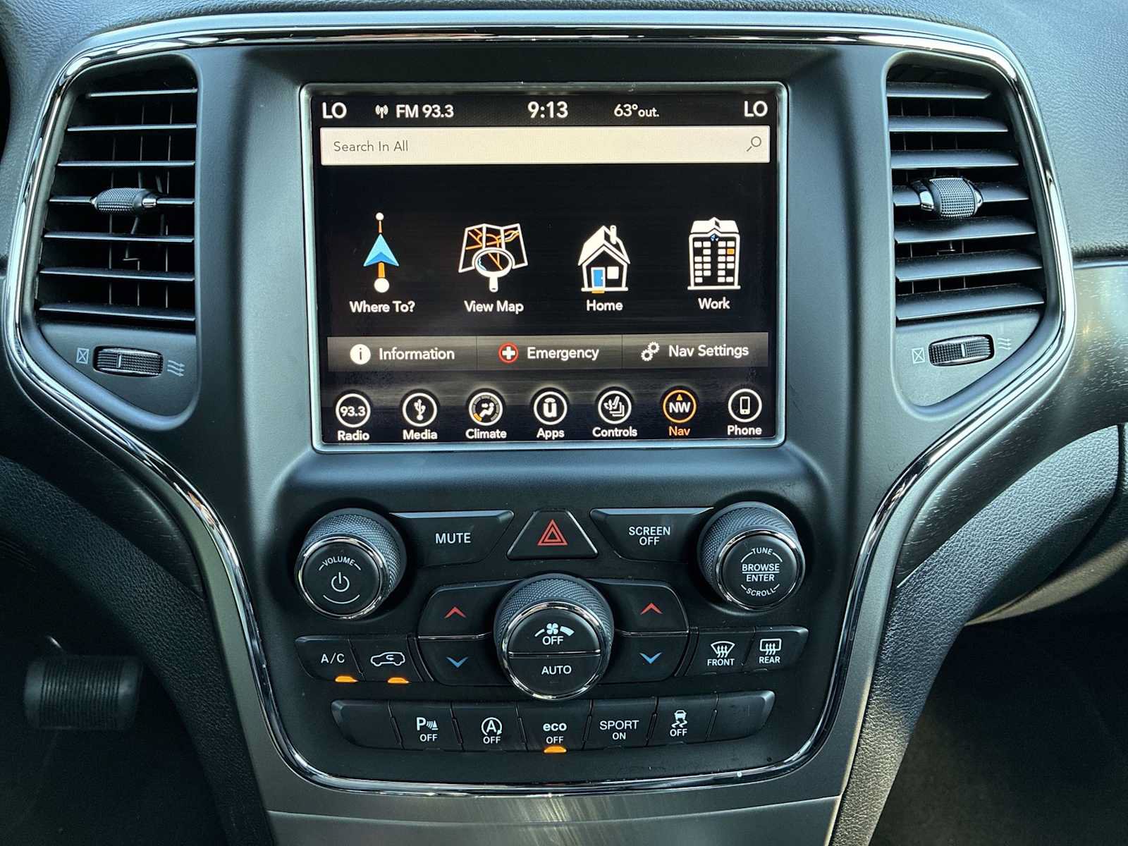 Used 2018 Jeep Grand Cherokee Altitude AWD/4WD image 19
